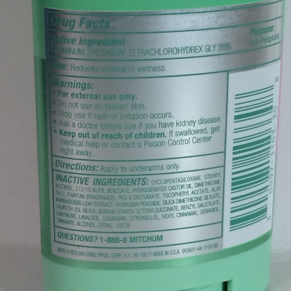 3 Mitchum Advanced Control Powder Fresh Deodorant - Picture 7 of 7